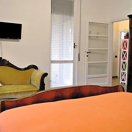 Lori Bed & Breakfast Como